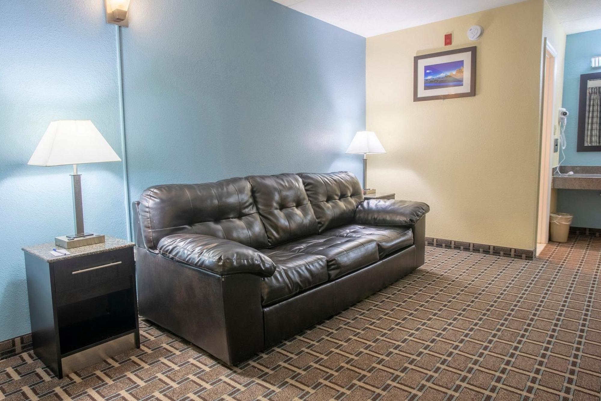Oyo Hotel Knoxville Tn Cedar Bluff I-40 Экстерьер фото